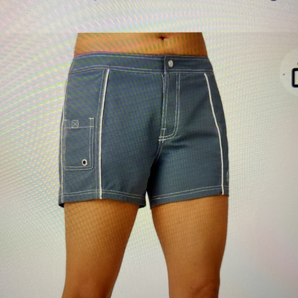 Free Country - Woman’s gray sport high rise shorts with white trim, Size: XL